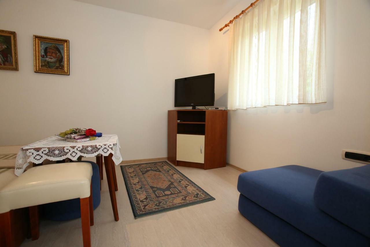 Rooms & Apartment Albina Baška Εξωτερικό φωτογραφία