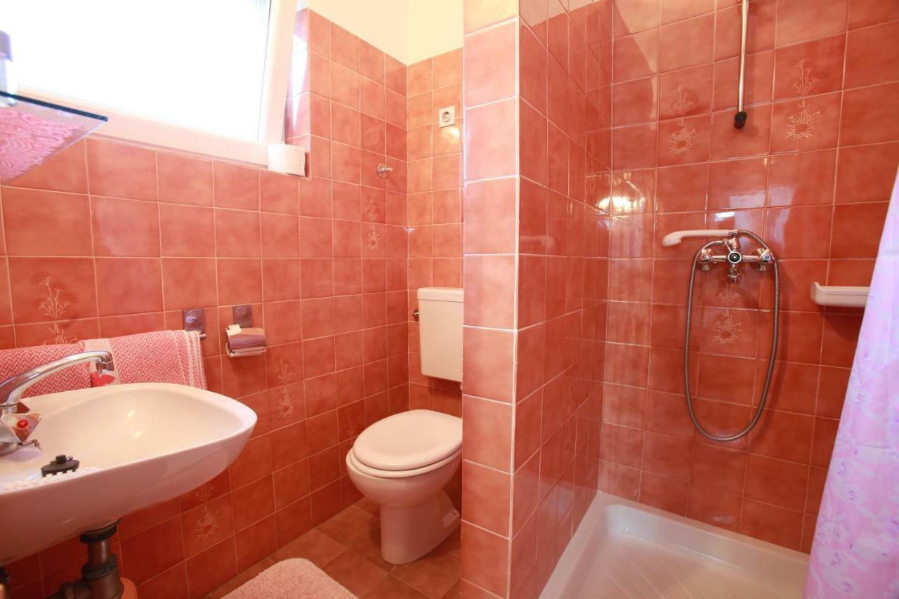 Rooms & Apartment Albina Baška Εξωτερικό φωτογραφία