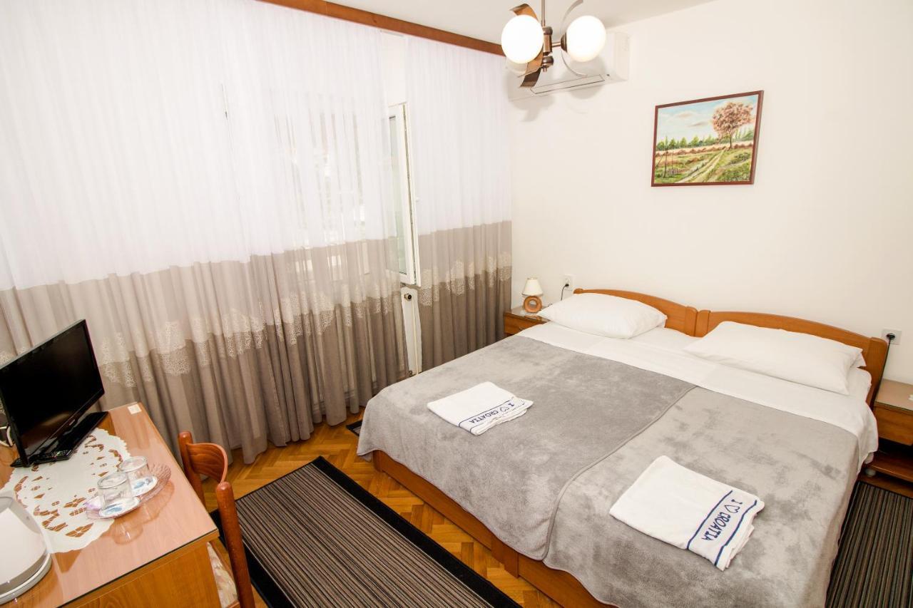 Rooms & Apartment Albina Baška Εξωτερικό φωτογραφία
