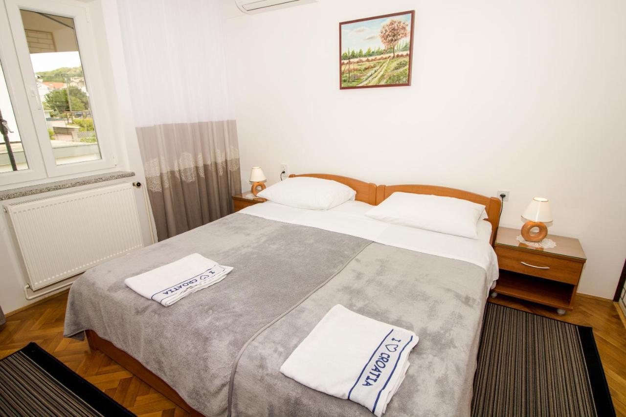 Rooms & Apartment Albina Baška Εξωτερικό φωτογραφία