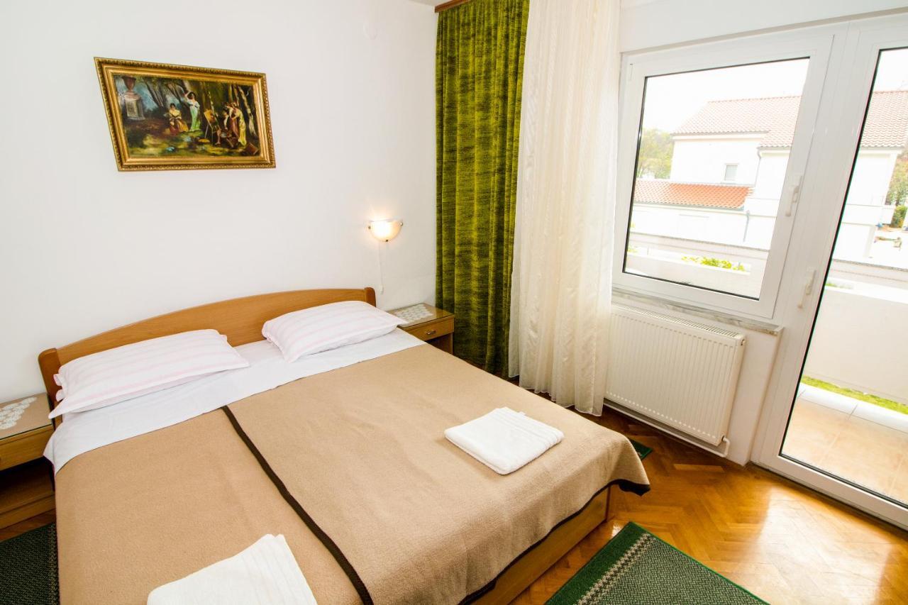 Rooms & Apartment Albina Baška Εξωτερικό φωτογραφία