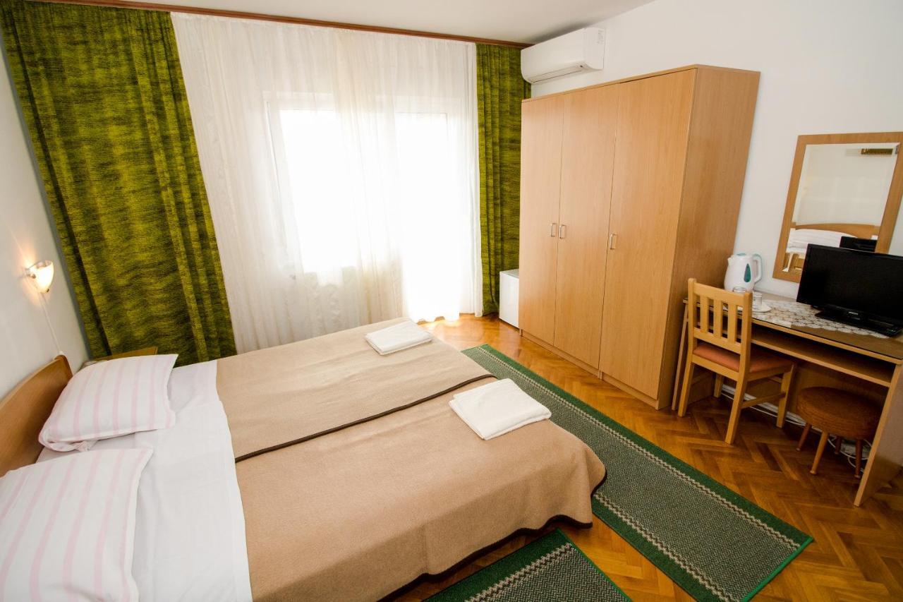 Rooms & Apartment Albina Baška Εξωτερικό φωτογραφία