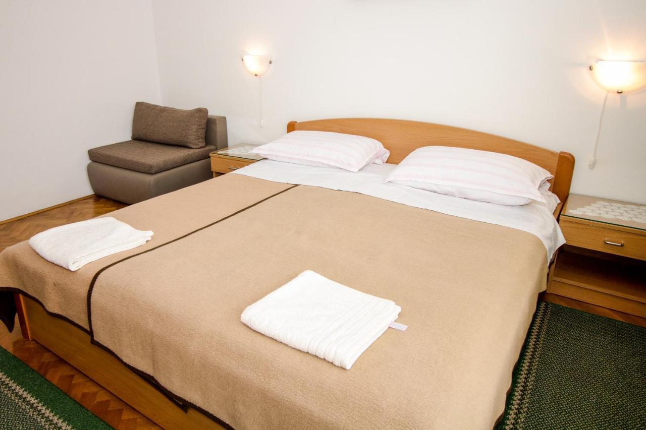 Rooms & Apartment Albina Baška Εξωτερικό φωτογραφία