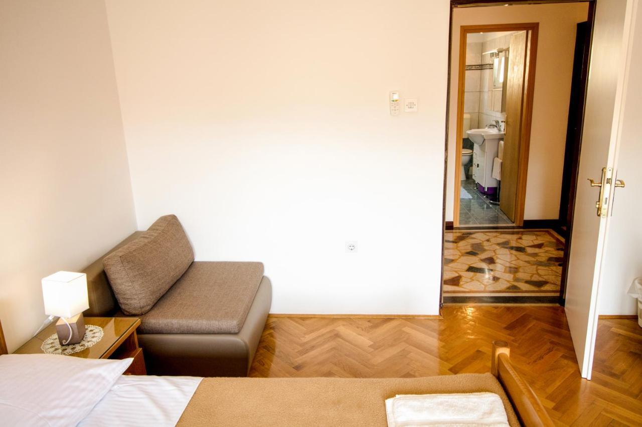 Rooms & Apartment Albina Baška Εξωτερικό φωτογραφία
