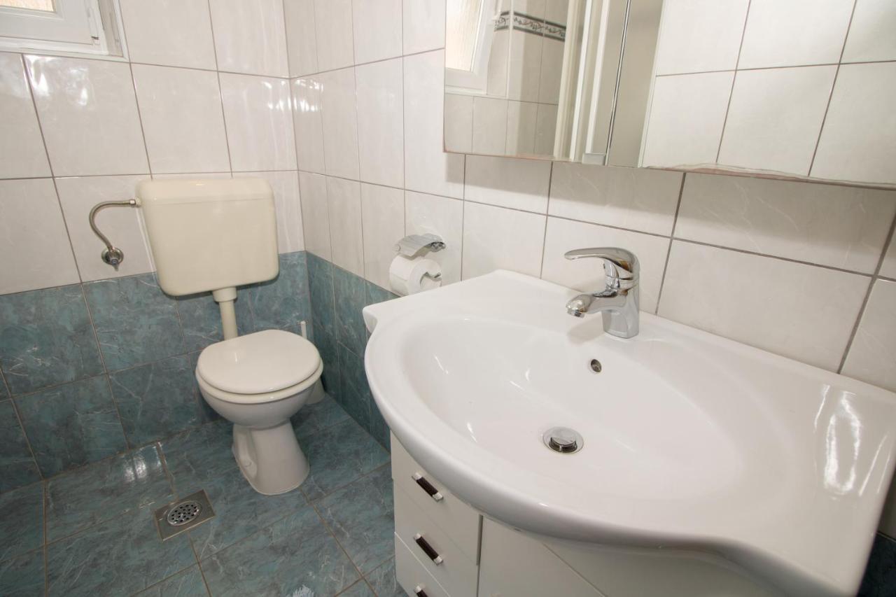 Rooms & Apartment Albina Baška Εξωτερικό φωτογραφία