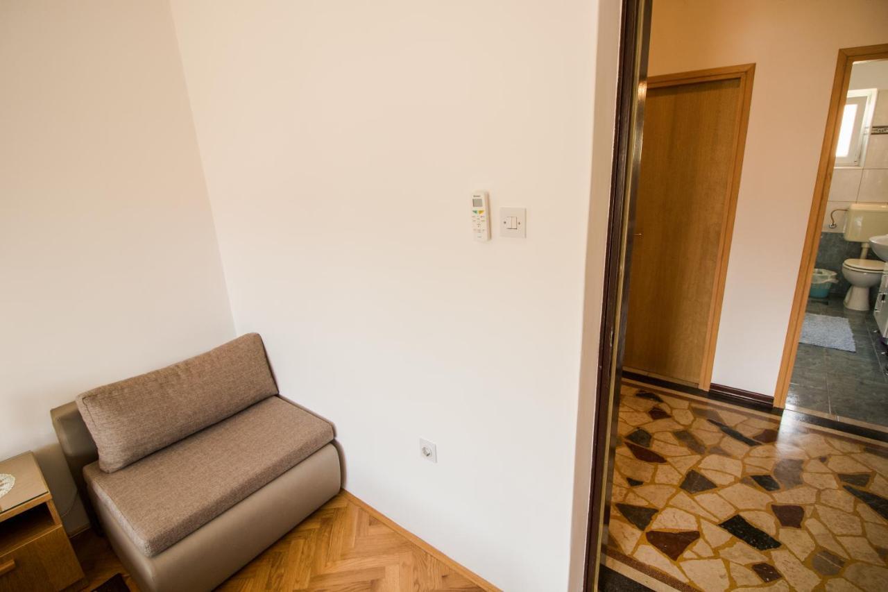 Rooms & Apartment Albina Baška Εξωτερικό φωτογραφία