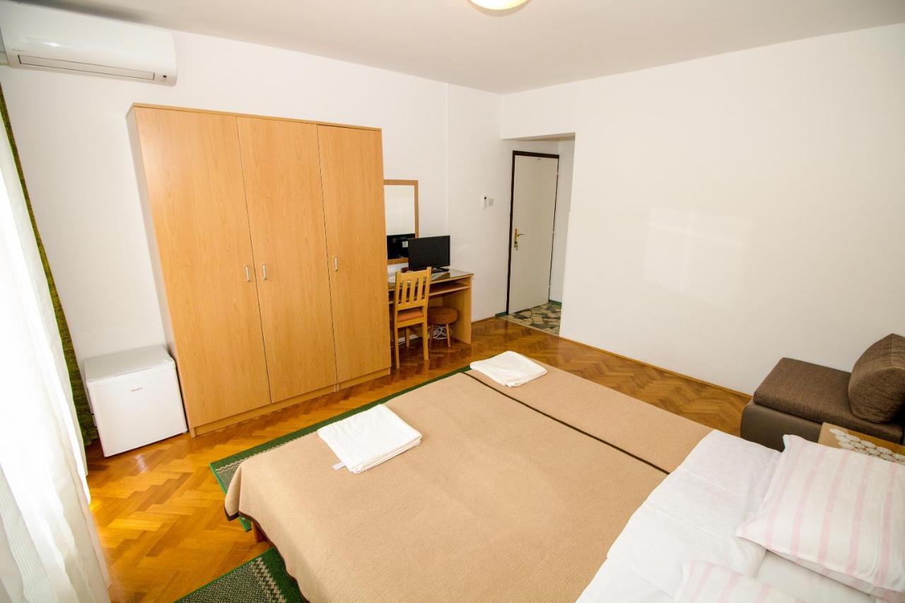 Rooms & Apartment Albina Baška Εξωτερικό φωτογραφία
