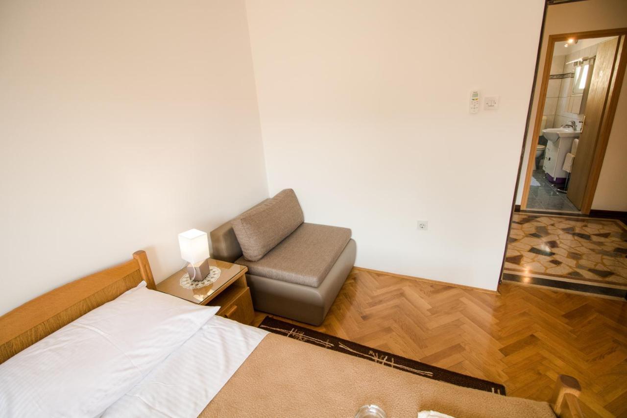 Rooms & Apartment Albina Baška Εξωτερικό φωτογραφία