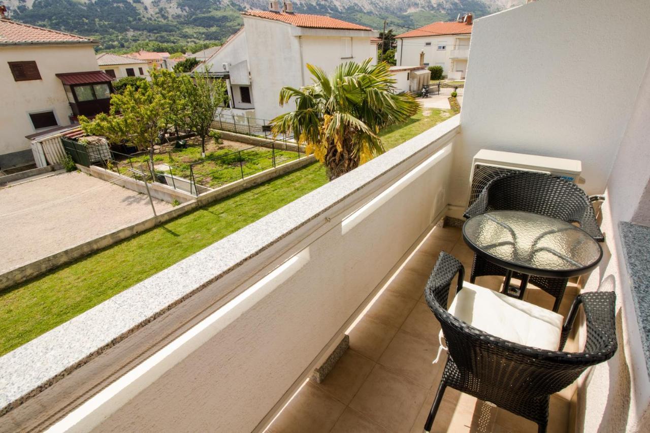 Rooms & Apartment Albina Baška Εξωτερικό φωτογραφία