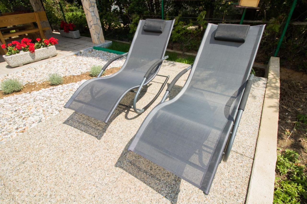Rooms & Apartment Albina Baška Εξωτερικό φωτογραφία