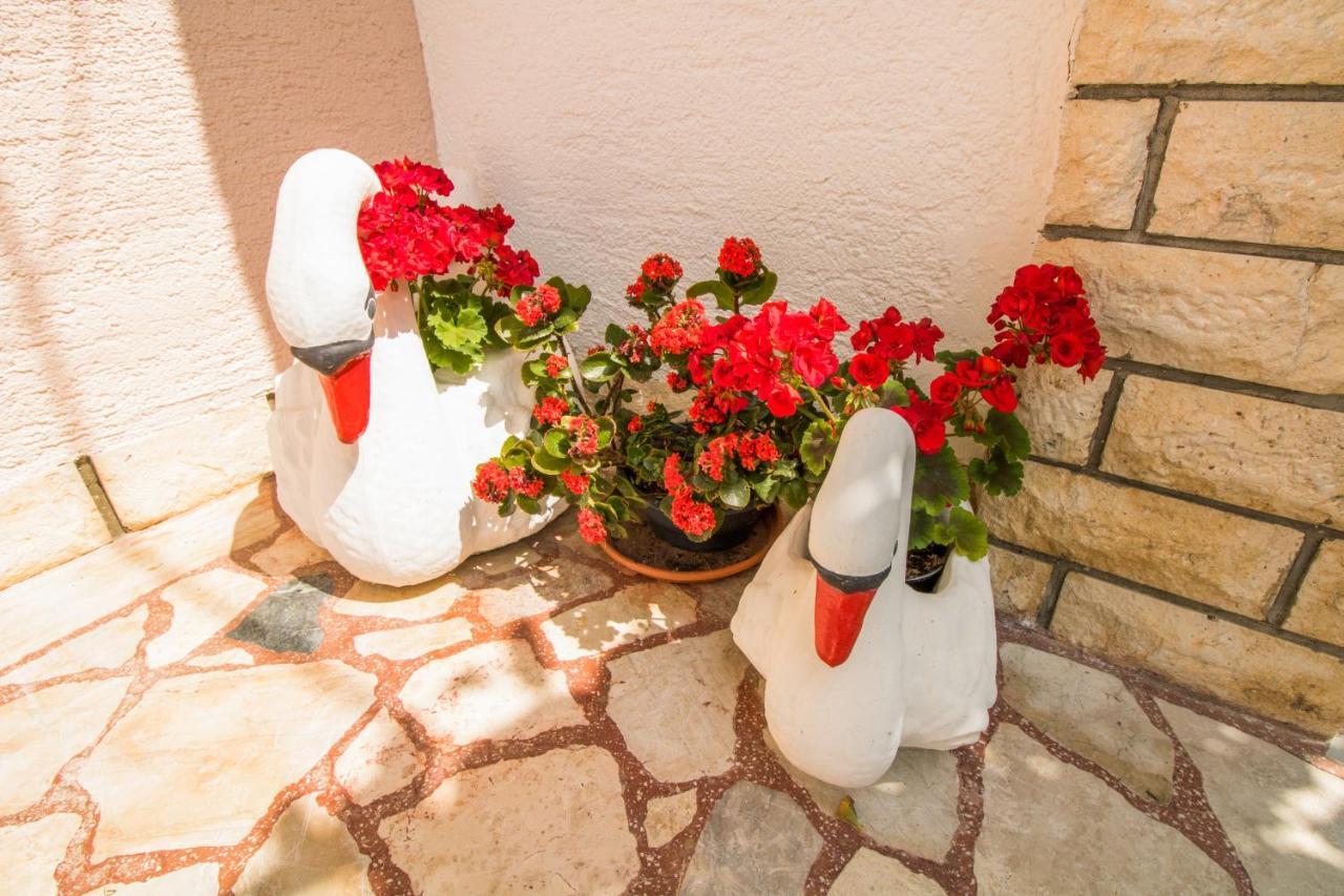Rooms & Apartment Albina Baška Εξωτερικό φωτογραφία